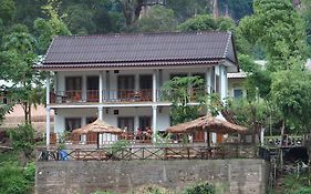 Nam Ou River Lodge